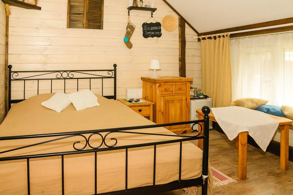 Usadba Belovezhskoye Pomestye Hotel Kamenyuki Kültér fotó